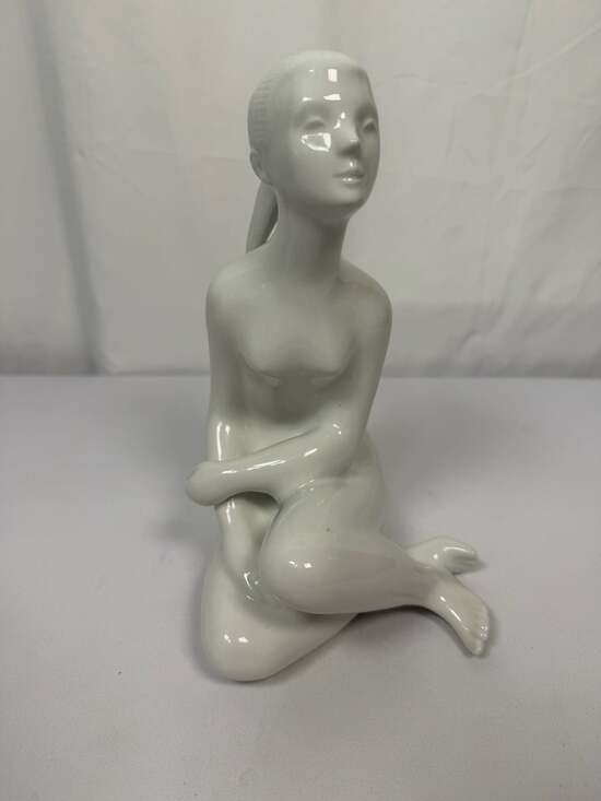 Royal Dux Other - Vintage Royal Dux Czechoslovakia White Porcelain Sitting Woman Figurine